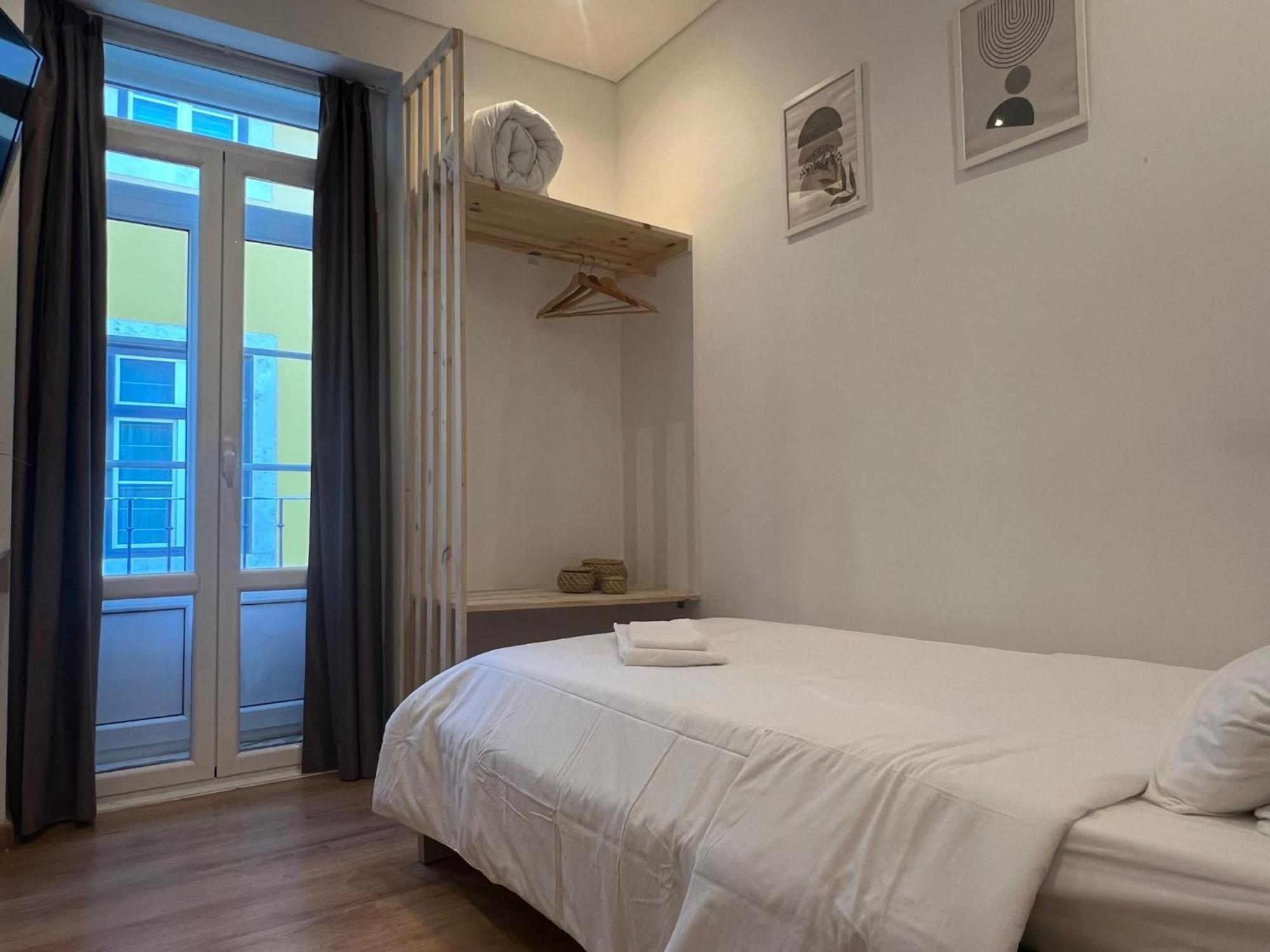 Bairro Alto Hostel Lisbon Bagian luar foto