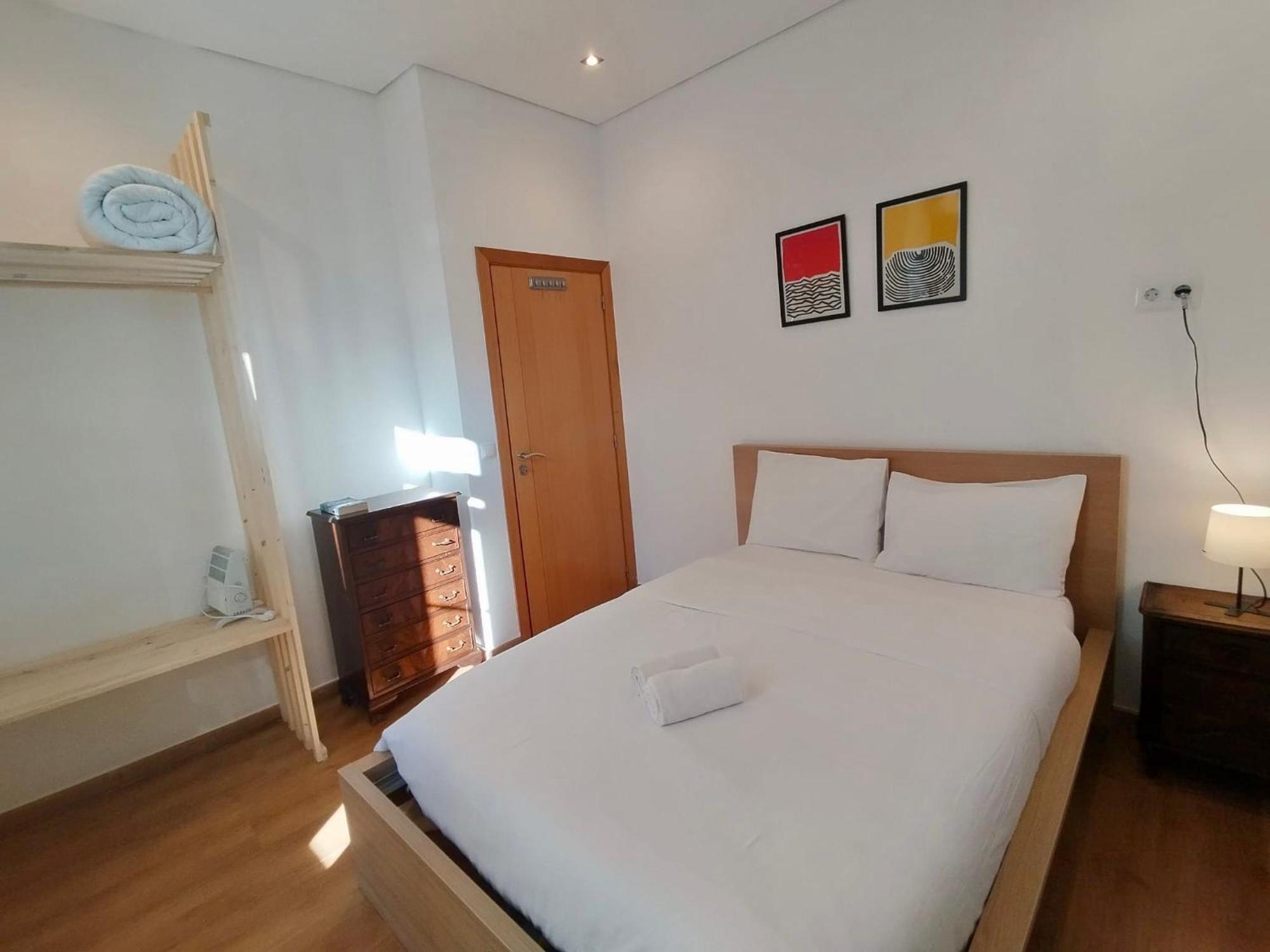 Bairro Alto Hostel Lisbon Bagian luar foto