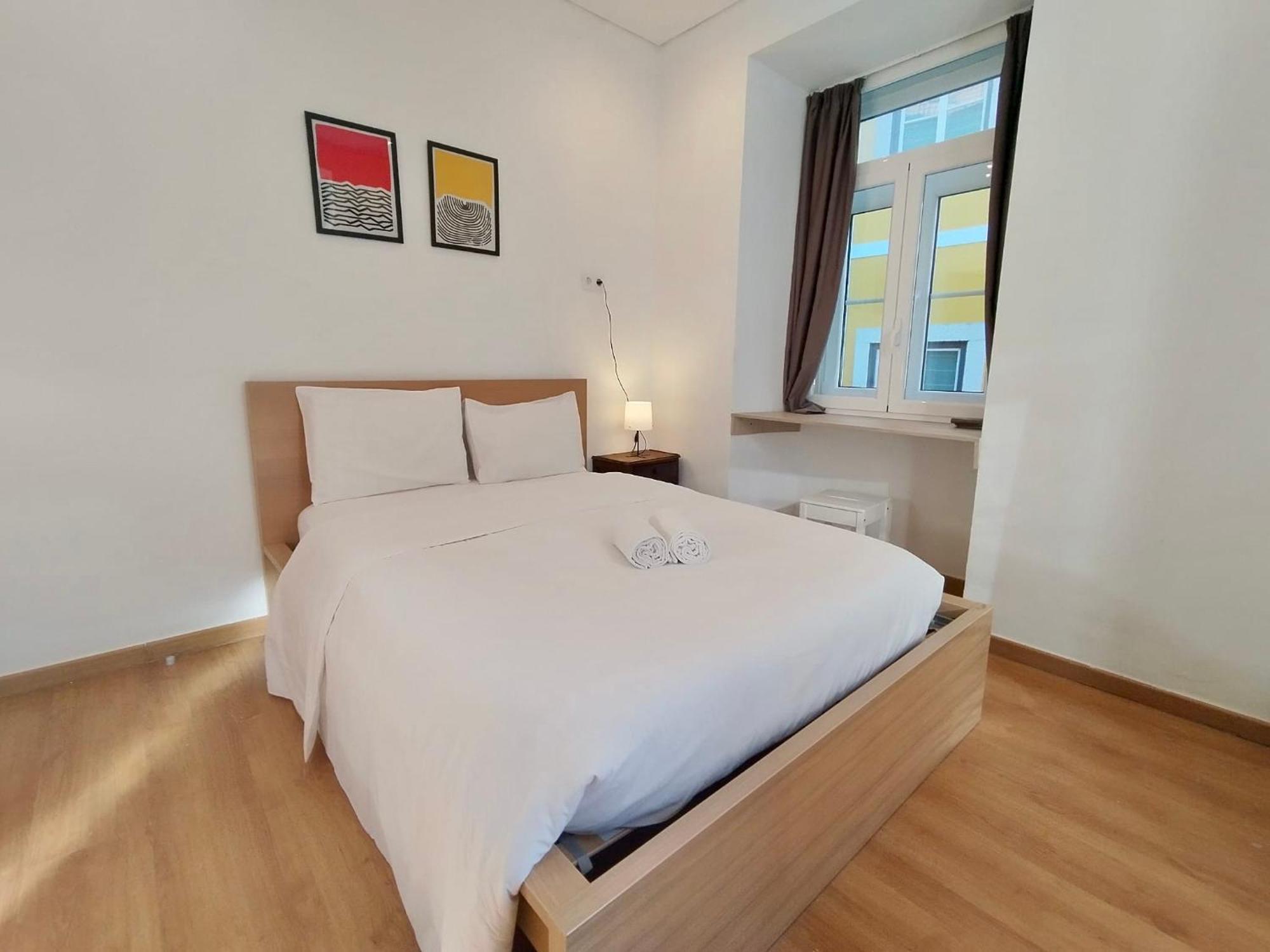 Bairro Alto Hostel Lisbon Bagian luar foto