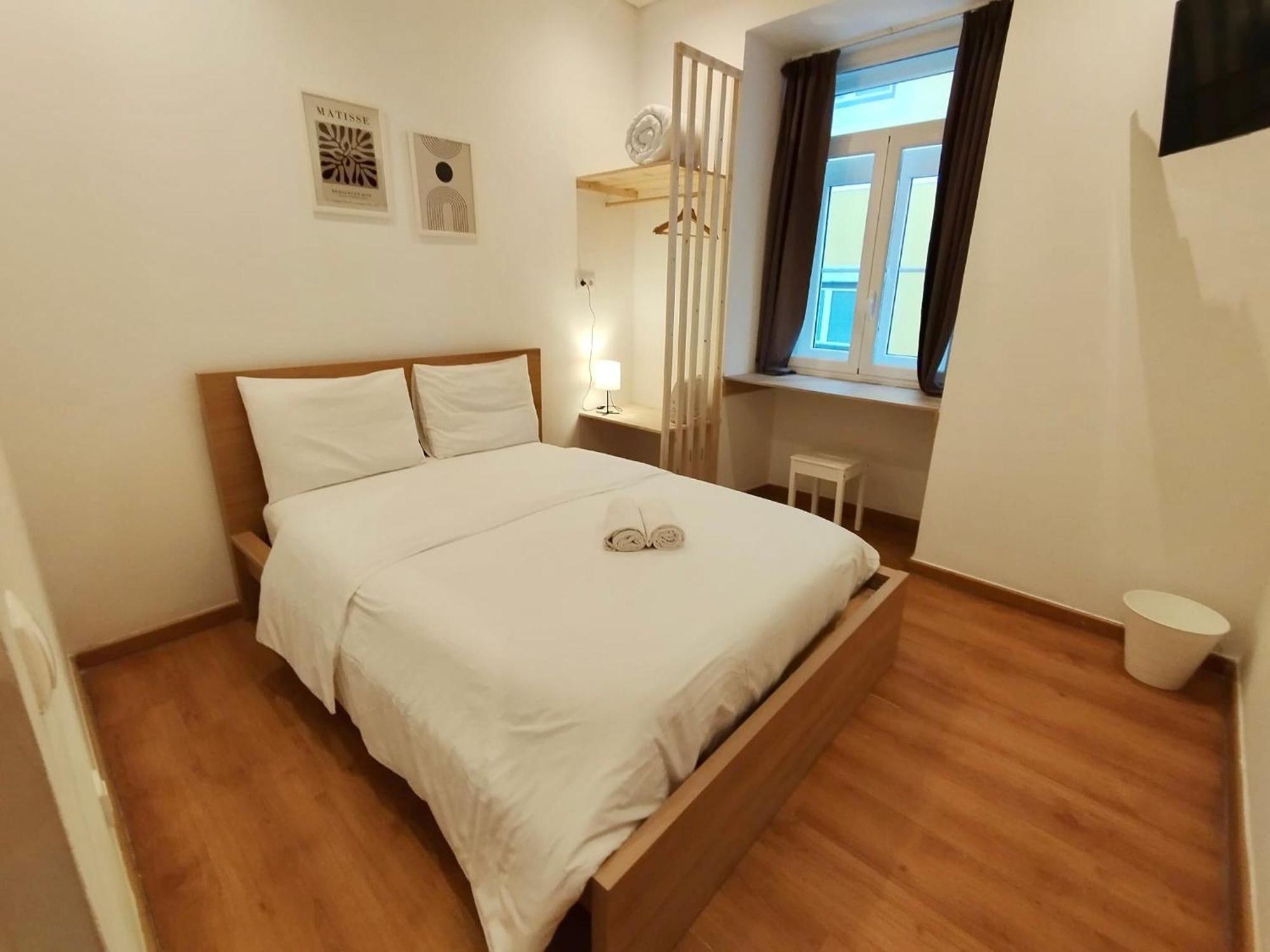 Bairro Alto Hostel Lisbon Bagian luar foto