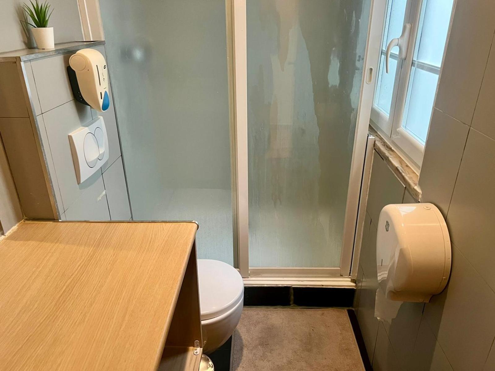 Bairro Alto Hostel Lisbon Bagian luar foto