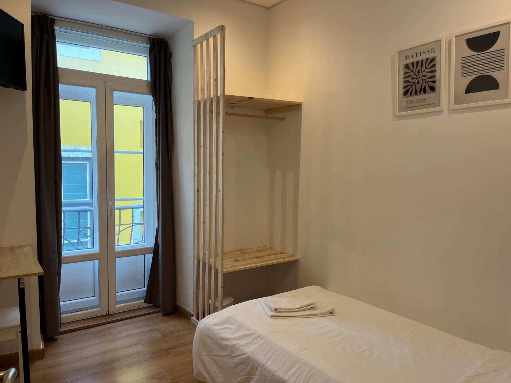 Bairro Alto Hostel Lisbon Bagian luar foto