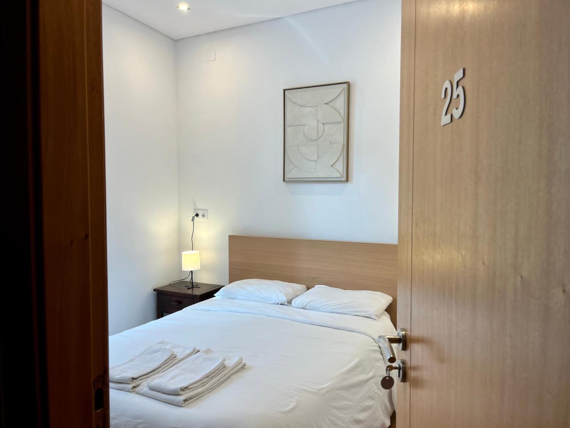 Bairro Alto Hostel Lisbon Bagian luar foto